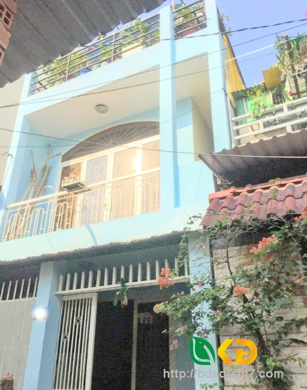 Bán nhà 2 lầu sân thượng hẻm 95 Lê Văn Lương quận 7.
